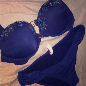 Victoria secret bombshell top 34B & small bottoms